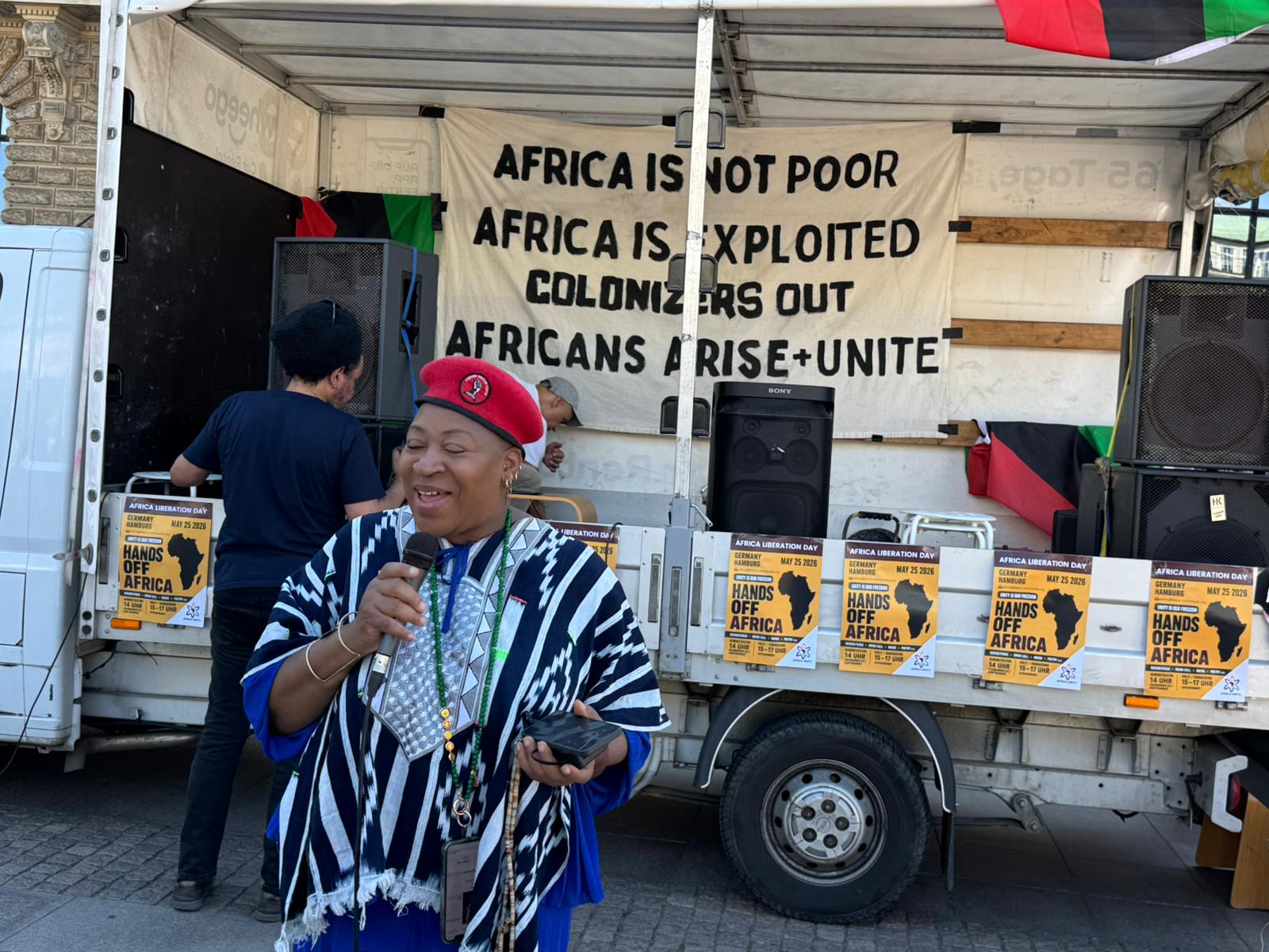 « Hands Off Africa » : La Diaspora Africaine Manifeste à Hambourg pour la Journée de Libération de l’Afrique