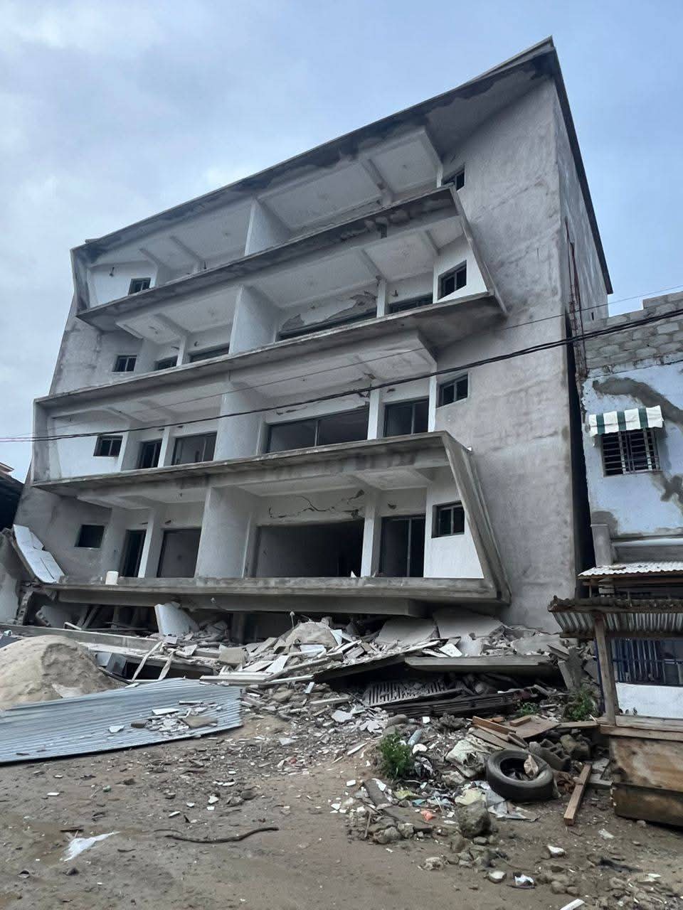 Abidjan - Saison pluvieuse : double effondrement d'immeubles à Faya, une victime extraite des décombres