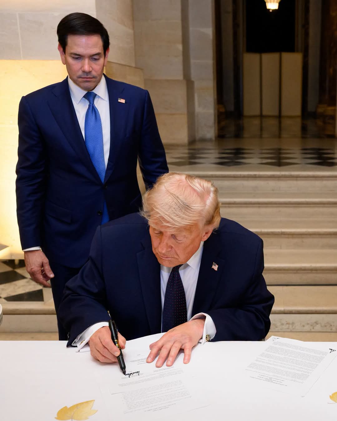 États-Unis–Iran : Trump signe un accord intérimaire avec Téhéran pour mettre fin aux hostilités