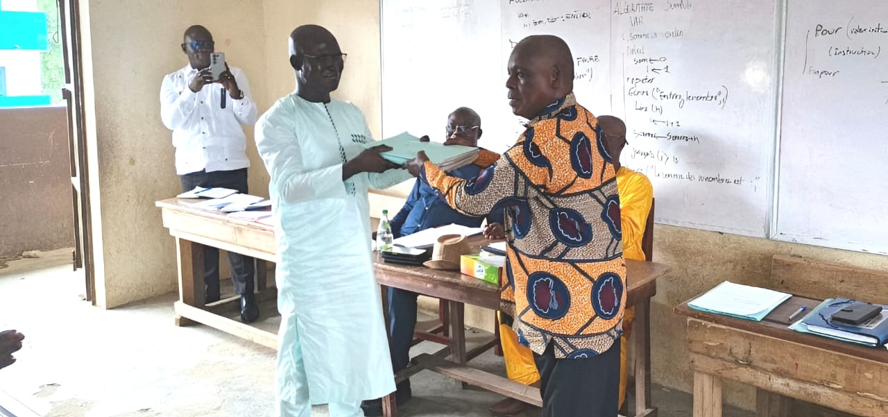 Développement local / Passation de charge entre le nouveau et l’ancien président de la mutuelle de Kongoti