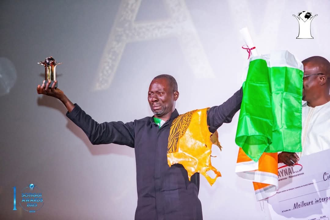 Burkina Faso : L’acteur ivoirien Fortuné Akakpo sacré aux Sotigui Awards 2025 pour son rôle dans "Les Nounous"